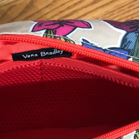 BNWT Vera Bradley Medium Cosmetic in Falling Flowers Neutral - Pretty! - Picture 4 of 5